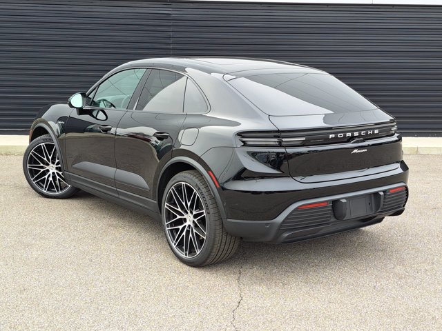 Used 2026 Porsche Macan Electric RWD image 5
