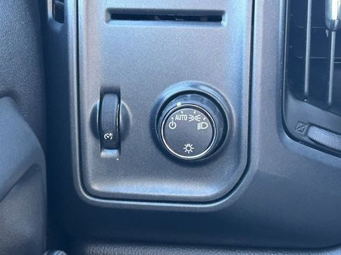 Used 2017 Chevrolet Silverado 1500 Custom w/ Custom Convenience Package image 20