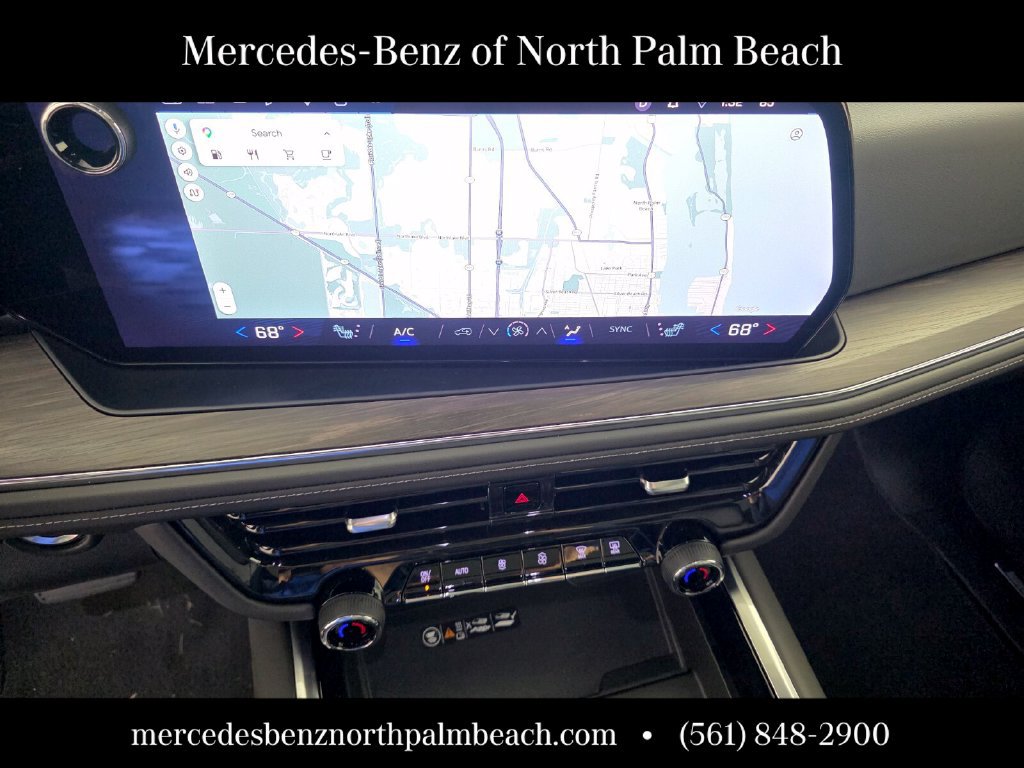Used 2025 Chevrolet Suburban Z71 w/ Z71 Off-Road Package AWD/4WD image 22