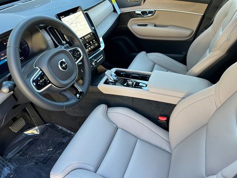 New 2026 Volvo XC90 T8 Ultra w/ Protection Package Premier AWD/4WD image 7