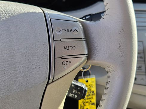 Used 2006 Toyota Avalon XLS FWD image 28