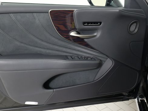 Used 2021 Lexus LS 500 AWD w/ Interior Upgrade Package image 27