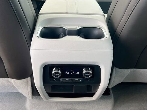 New 2026 GMC Acadia Denali w/ Super Cruise Package FWD image 18
