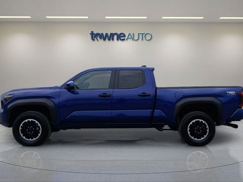 Used 2025 Toyota Tacoma TRD Off-Road AWD/4WD image 2