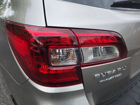 Used 2019 Subaru Outback 2.5i Limited w/ Popular Package #2 AWD/4WD image 33