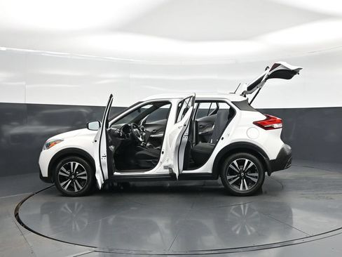 Used 2020 Nissan Kicks SV FWD image 33
