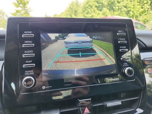Used 2021 Toyota Camry SE FWD image 16
