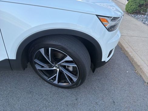 Used 2020 Volvo XC40 T5 R-Design w/ Protection Package Premier AWD/4WD image 4