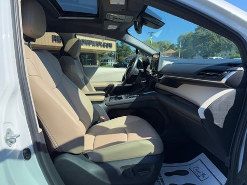 Used 2023 Toyota Sienna XLE image 11