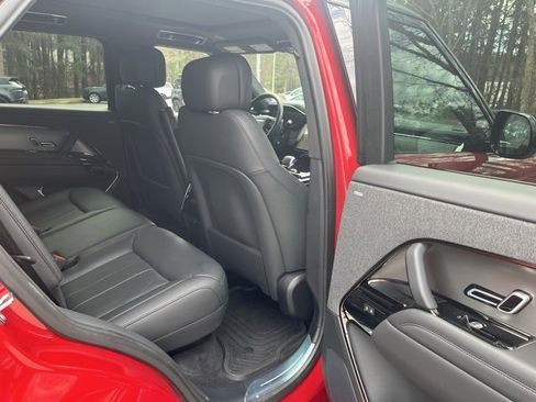 Used 2025 Land Rover Range Rover Sport SE image 12