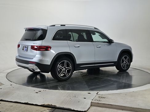 New 2026 Mercedes-Benz GLB 250 4MATIC image 2