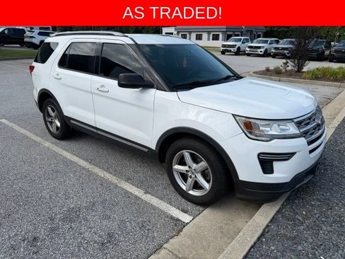 Used 2018 Ford Explorer XLT FWD image 1