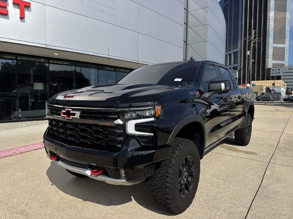 Used 2025 Chevrolet Silverado 1500 ZR2 w/ Technology Package AWD/4WD image 3