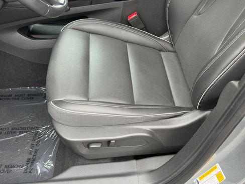 Used 2023 Buick Envision Essence image 24