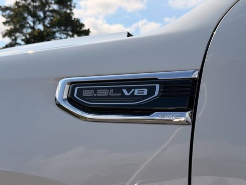 Used 2025 GMC Sierra 1500 SLT w/ SLT Premium Package AWD/4WD image 35