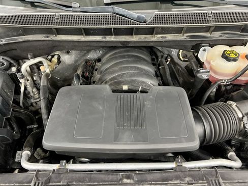 Used 2022 Chevrolet Tahoe Z71 w/ Luxury Package AWD/4WD image 27