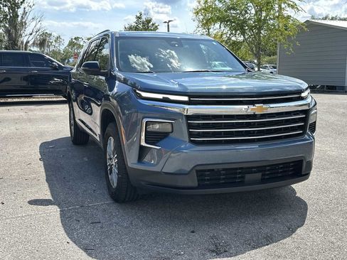 Used 2025 Chevrolet Traverse LT FWD image 8