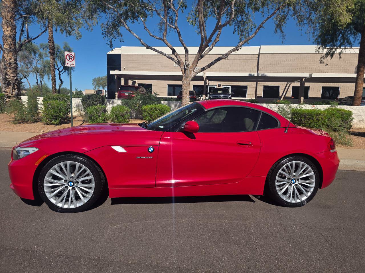 Used 2010 BMW Z4 sDrive35i RWD image 8