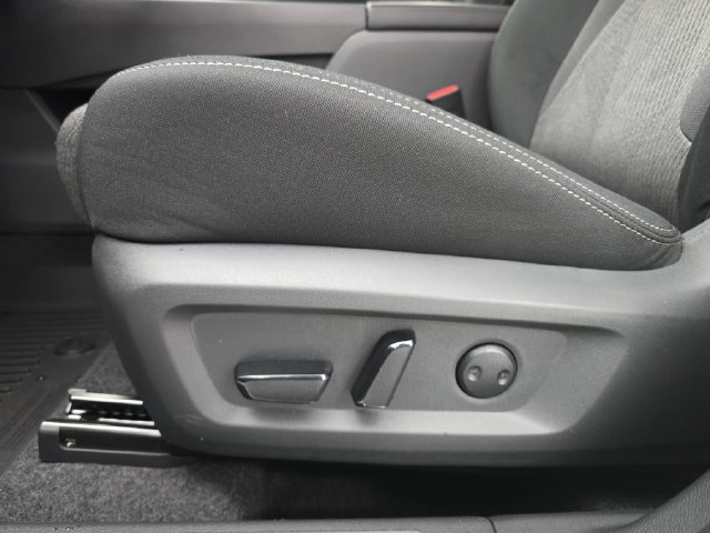 Used 2026 Nissan Rogue SV FWD image 28