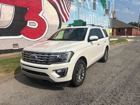Used 2018 Ford Expedition Limited w/ Equipment Group 301A AWD/4WD image 2