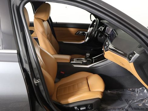 Used 2021 BMW 330i xDrive Sedan w/ Premium Package image 26
