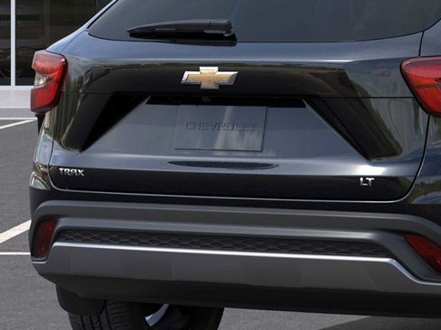 New 2026 Chevrolet Trax LT FWD image 14