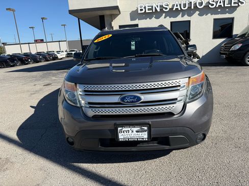 Used 2013 Ford Explorer XLT image 3