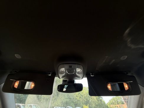 Used 2023 Jeep Compass Latitude AWD/4WD image 30