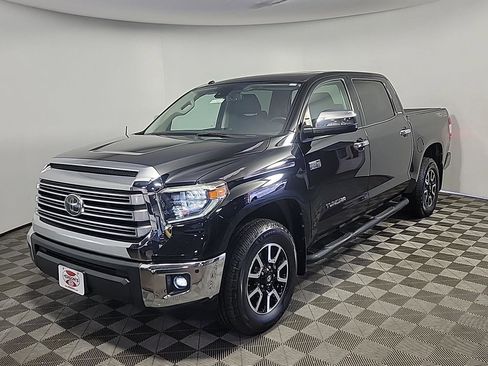 Used 2018 Toyota Tundra Limited w/ Limited Premium Package AWD/4WD image 11