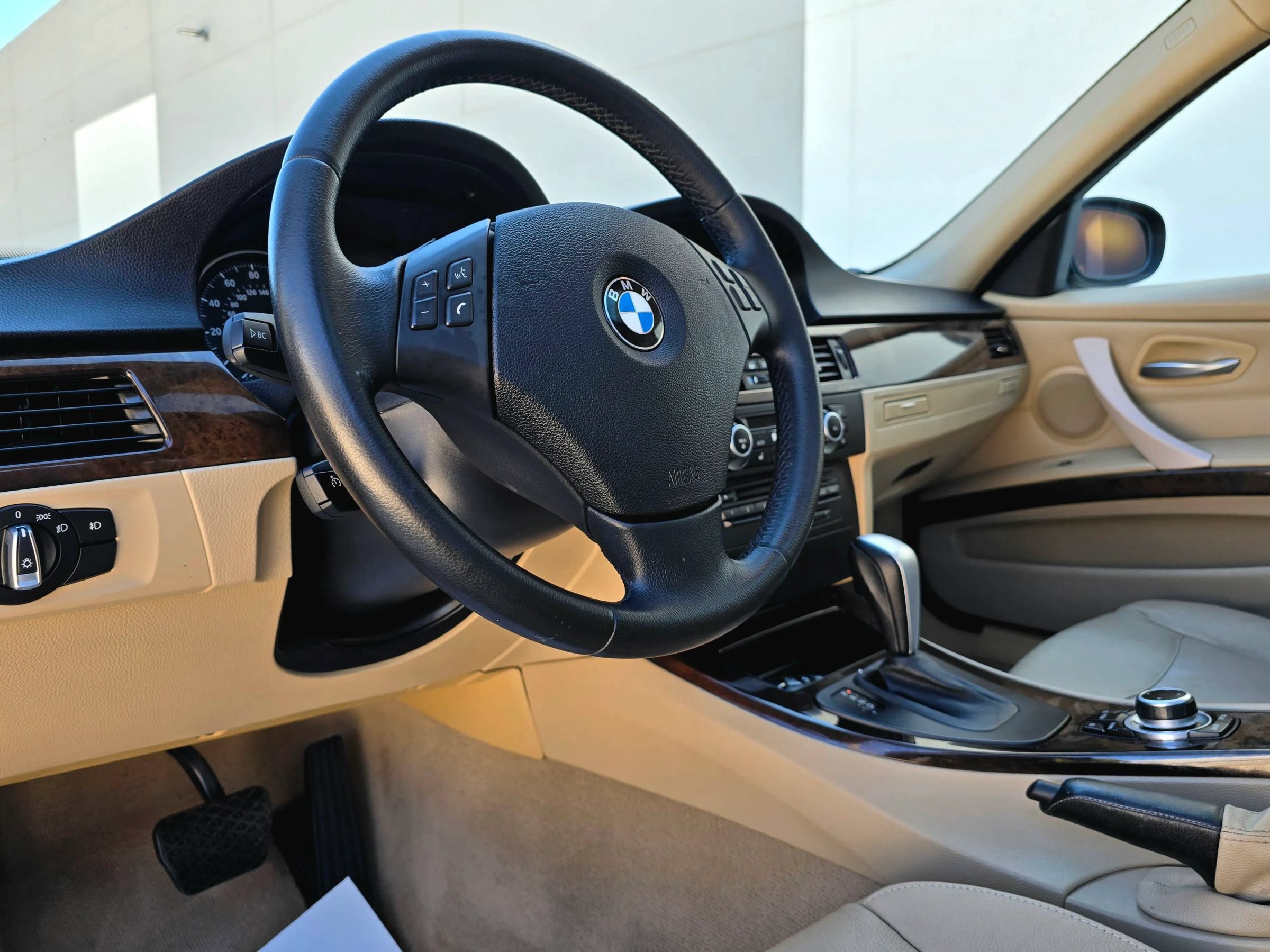 Used 2010 BMW 328i Sedan RWD image 24
