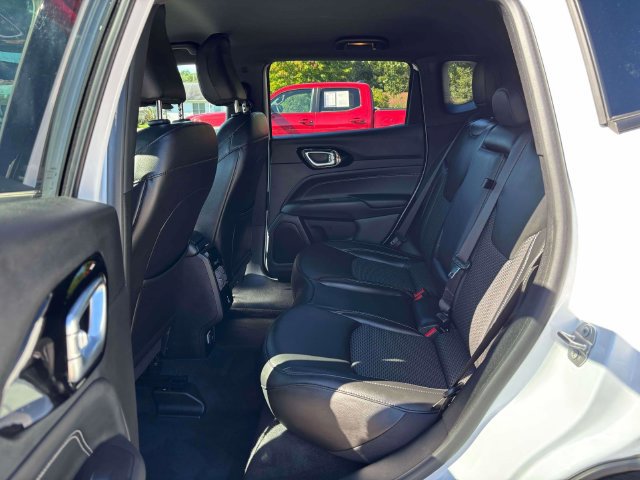 Used 2023 Jeep Compass Latitude w/ Convenience Group AWD/4WD image 21