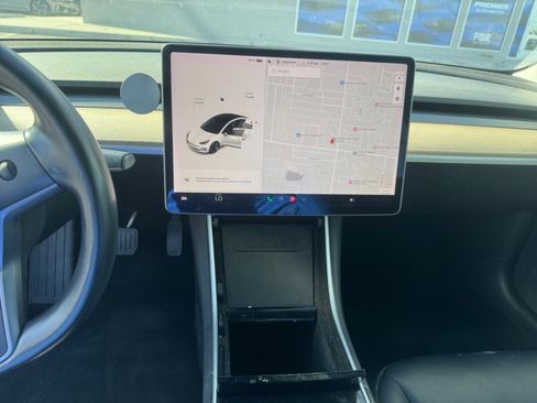 Used 2019 Tesla Model 3 Mid Range image 15
