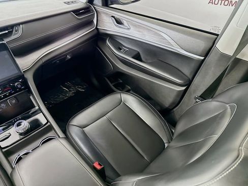 Used 2023 Jeep Grand Cherokee Limited w/ Trailer Tow Prep Group (B) image 25