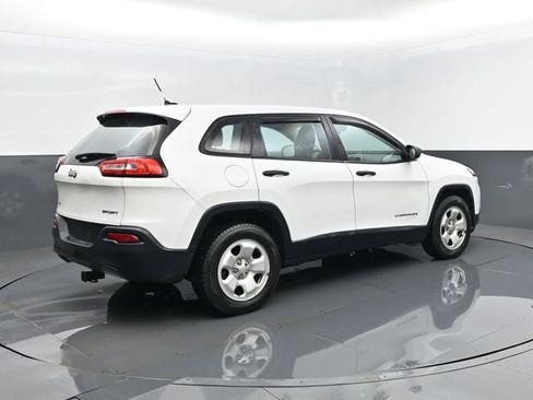 Used 2015 Jeep Cherokee Sport image 18