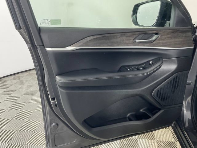 New 2026 Jeep Grand Cherokee L 4WD image 5