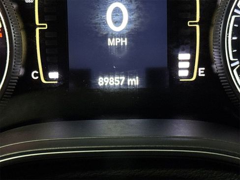 Used 2020 Jeep Cherokee Altitude image 13