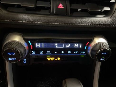 Used 2019 Toyota RAV4 LE image 32