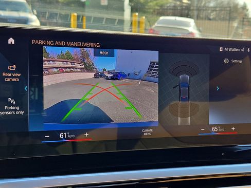 Used 2024 BMW 330i xDrive Sedan w/ Premium Package image 18