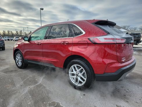 Used 2024 Ford Edge SEL w/ Convenience Package image 3