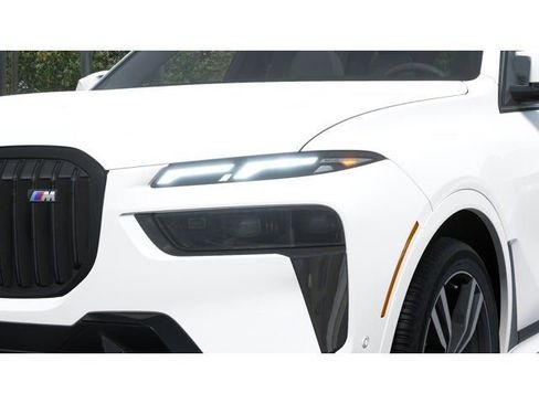 New 2026 BMW X7 M60i image 6