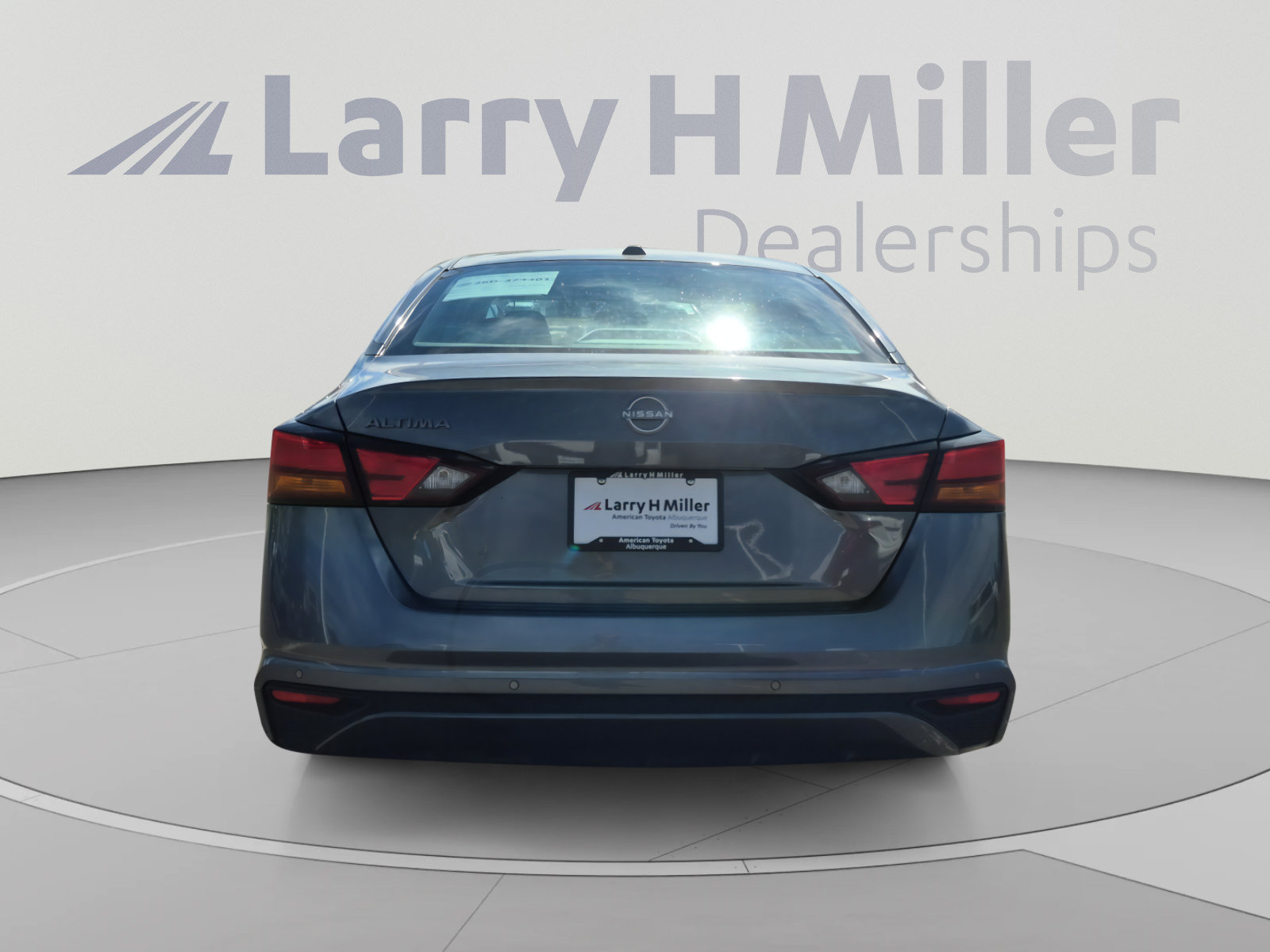 Used 2025 Nissan Altima 2.5 SV FWD image 4