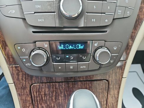 Used 2012 Buick Regal Leather FWD image 23