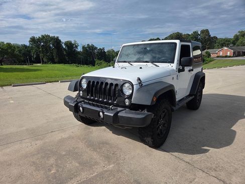 Used 2016 Jeep Wrangler Sport AWD/4WD image 3