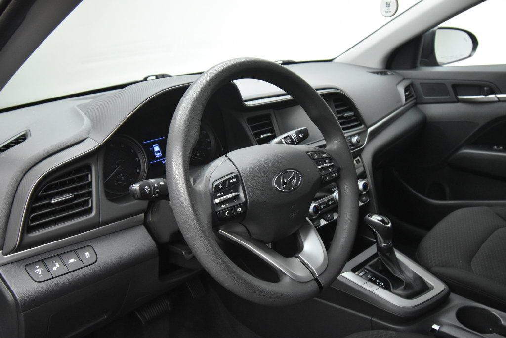 Used 2020 Hyundai Elantra SEL w/ Cargo Package (C1) FWD image 11