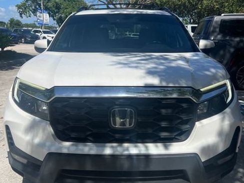 Used 2023 Honda Passport EX-L image 2