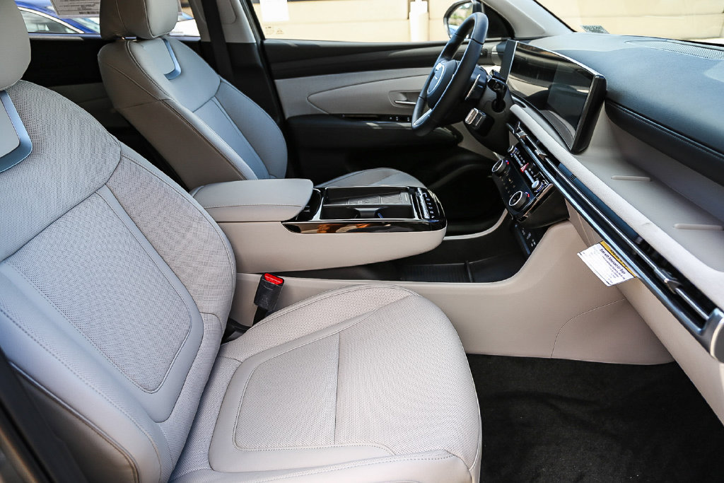 New 2026 Hyundai Tucson Limited FWD image 18