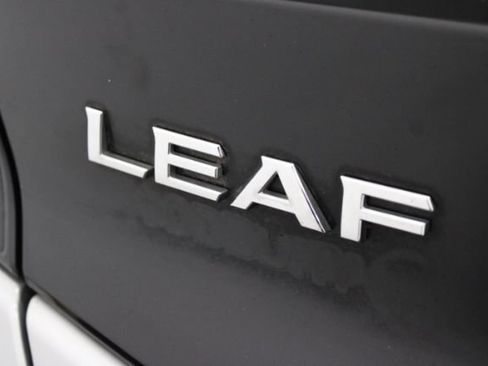 Used 2019 Nissan Leaf FWD image 7