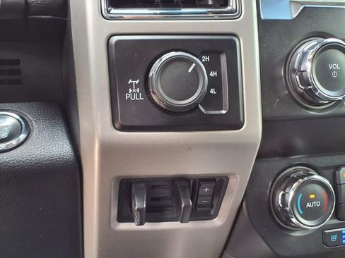 Used 2019 Ford F250 Lariat w/ Lariat Ultimate Package AWD/4WD image 30
