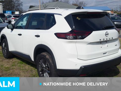 Used 2024 Nissan Rogue S image 4