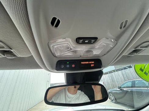 Used 2022 Chevrolet TrailBlazer LT w/ Convenience Package FWD image 33